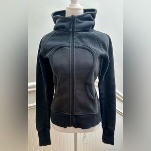 Lululemon black hoodie preloved but still nice condition size 4